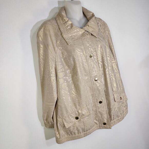 Chico's Zenergy Jacket Animal Print Neema Snap Front Tan Gold Foil Pockets Large - Picture 6 of 12
